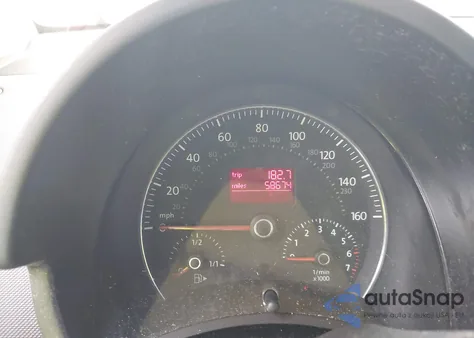 2006 Volkswagen New Beetle 2.5 z USA, uszkodzony, nr VIN 3VWSW31C86M420769